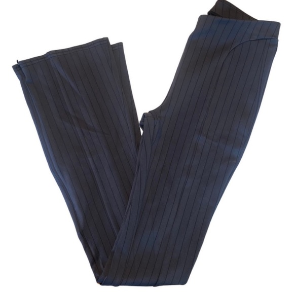 ALO YOGA BLACK HIGH-WAIST PINSTRIPE ZIP IT FLARE LEGGING - Picture 2 of 5